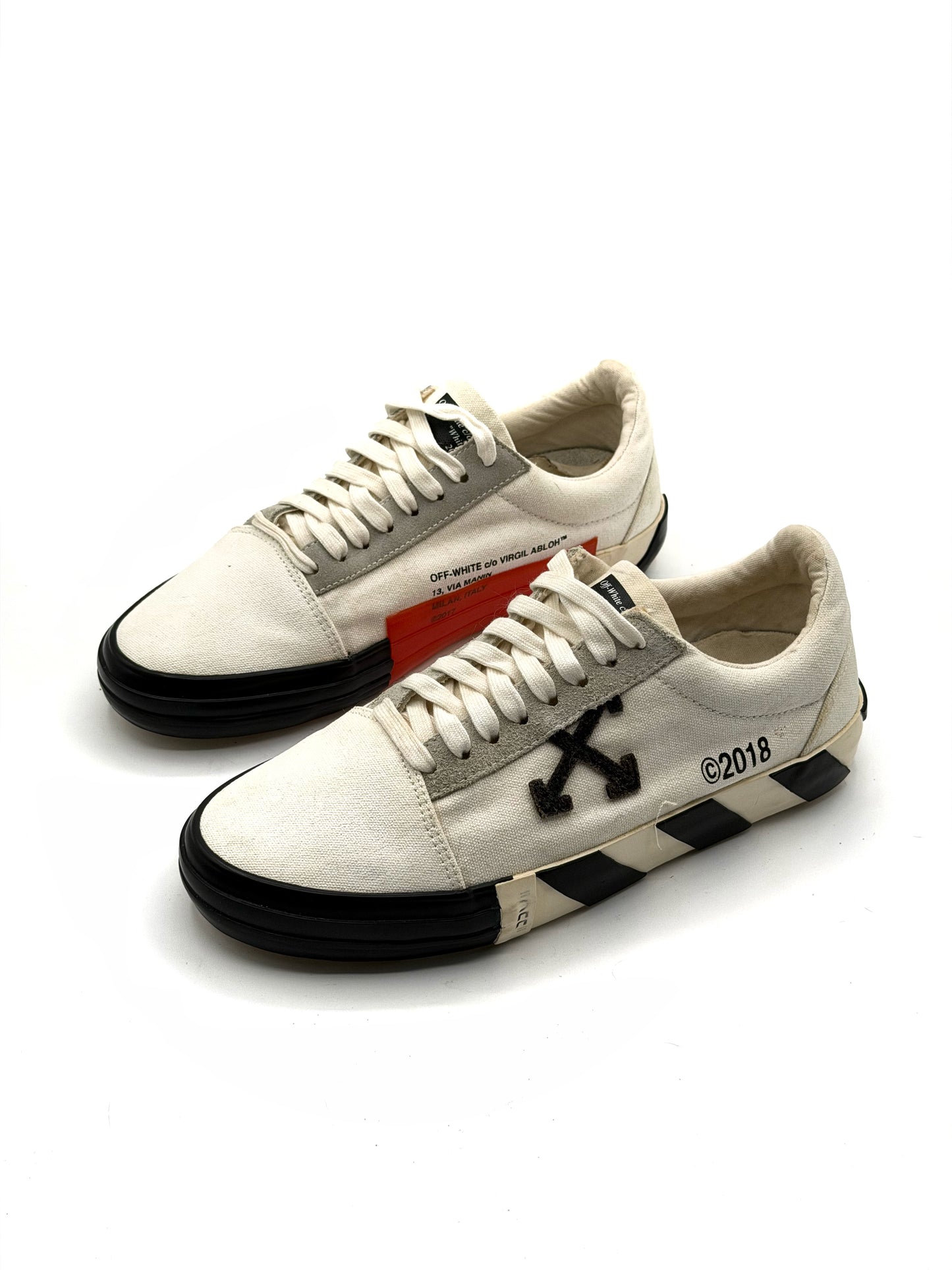 Off-White Sneakers black/white