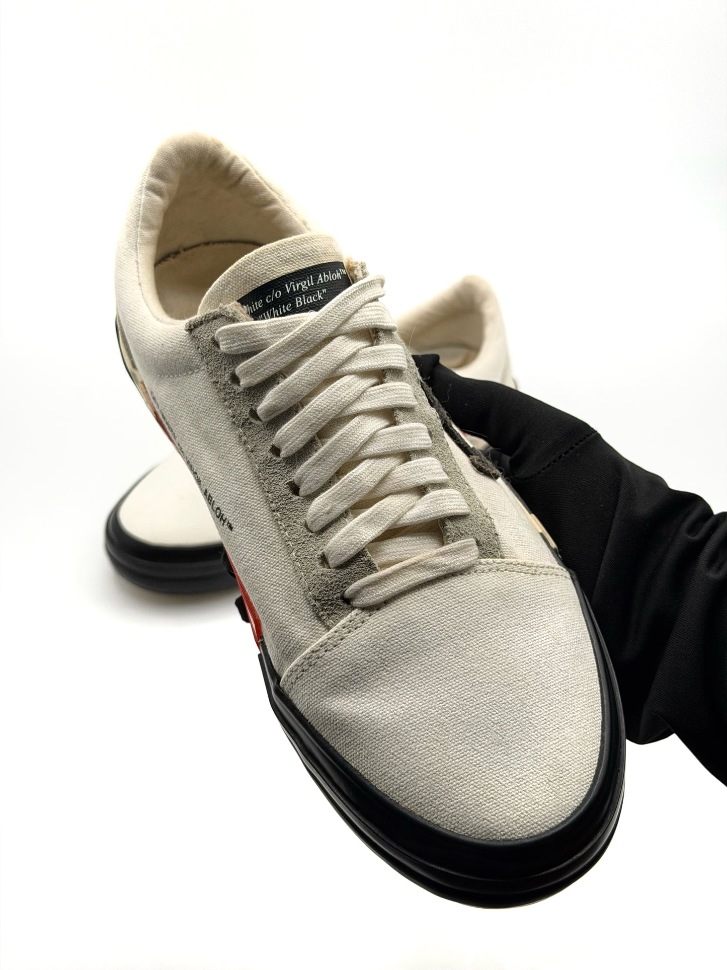 Off-White Sneakers black/white